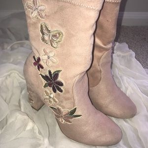 CHINESE LAUNDRY ADORABLE Pink Floral Booties!
